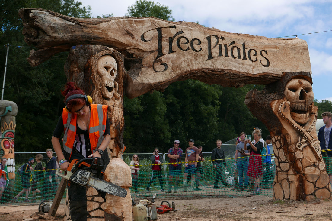 Tree Pirates Chainsaw Carving Wooden Archways Boomtown